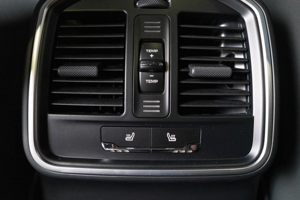 New 2026 Porsche Macan AWD/4WD image 37