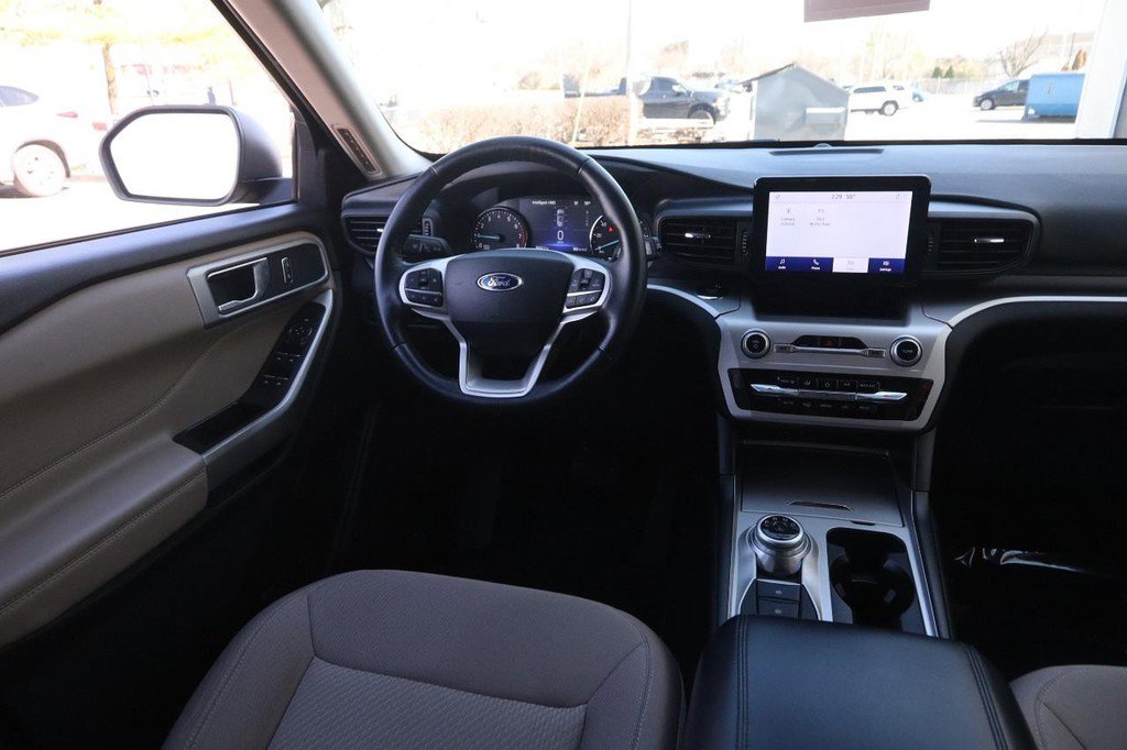 Used 2022 Ford Explorer XLT w/ Class IV Trailer Tow Package image 24