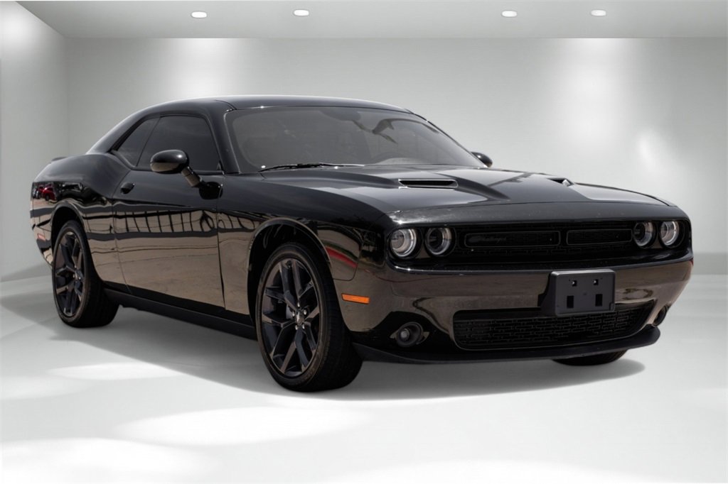 Used 2023 Dodge Challenger SXT w/ Blacktop Package image 5