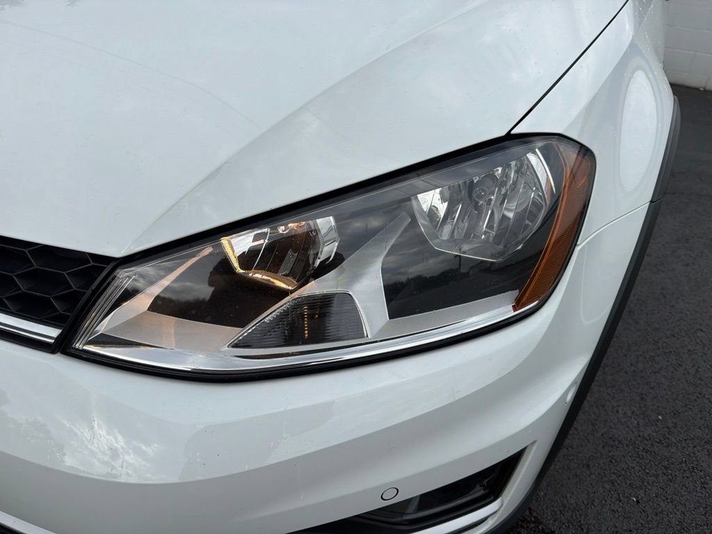 Used 2017 Volkswagen Golf Alltrack S AWD/4WD image 9