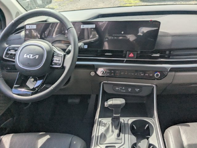 New 2026 Kia Carnival FWD image 16