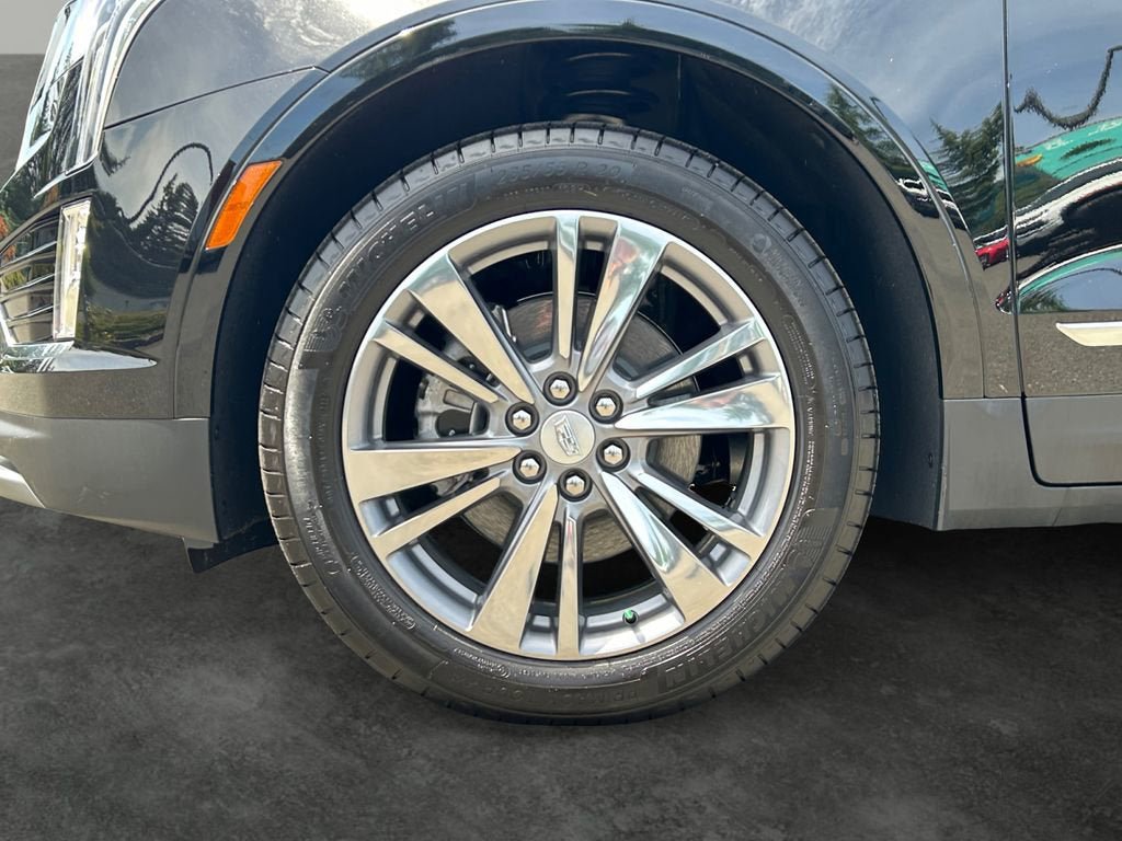 Certified 2025 Cadillac XT5 Premium Luxury AWD/4WD image 5