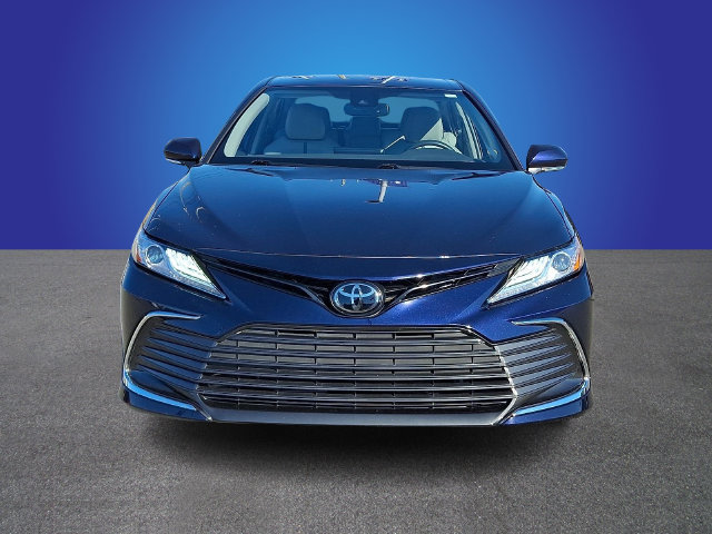 Used 2022 Toyota Camry XLE FWD image 2