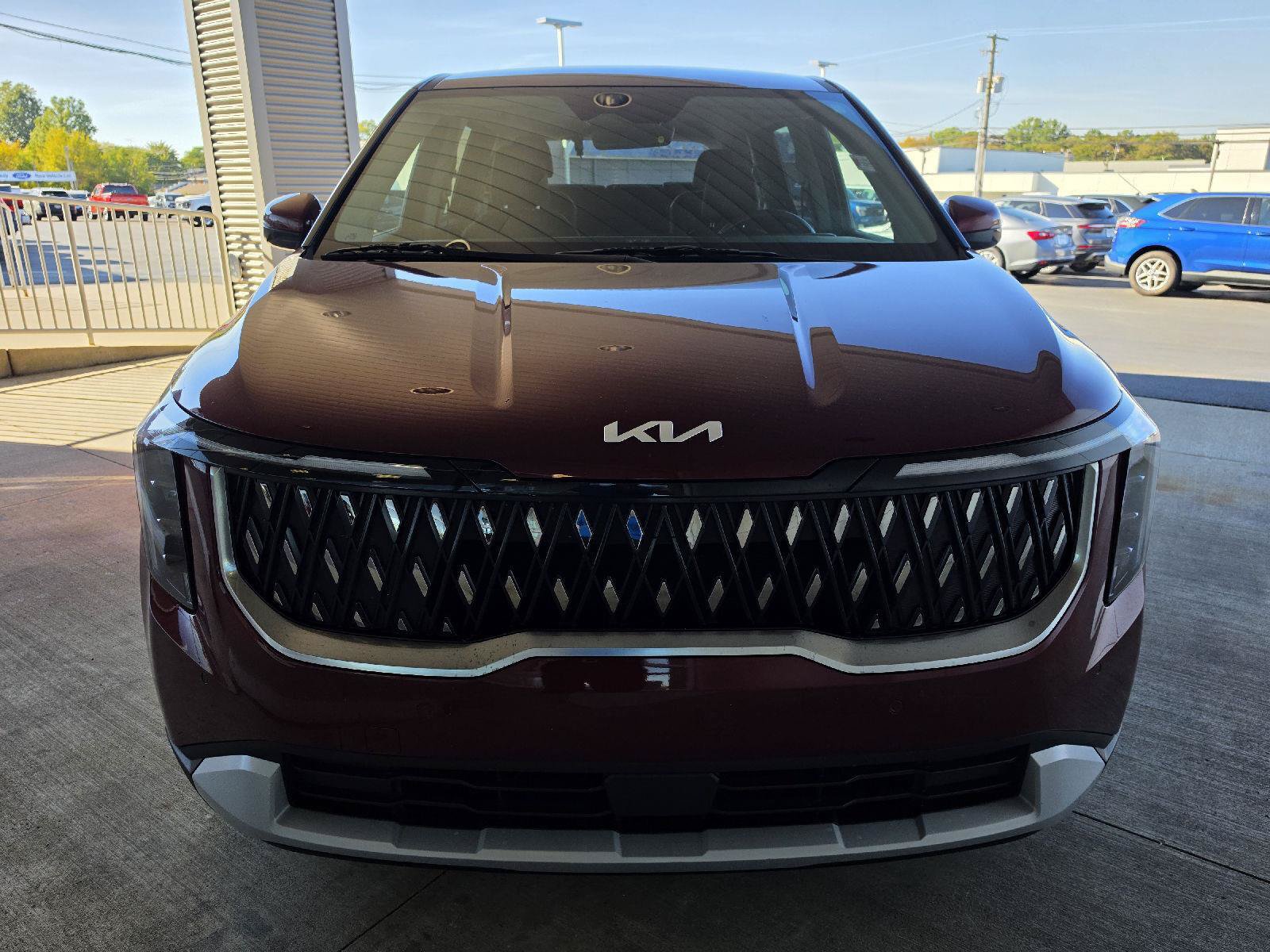 Used 2026 Kia Carnival FWD image 5