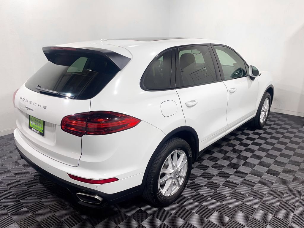 Used 2016 Porsche Cayenne AWD/4WD image 4