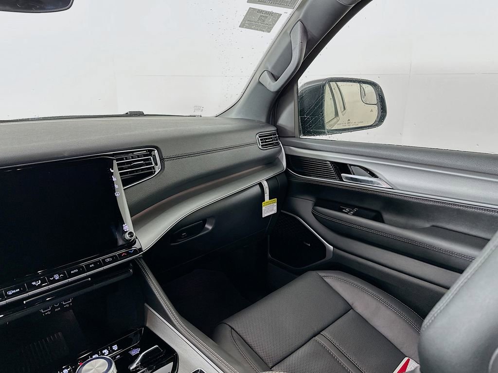 New 2026 Jeep Grand Wagoneer Limited w/ Premium Group II AWD/4WD image 32