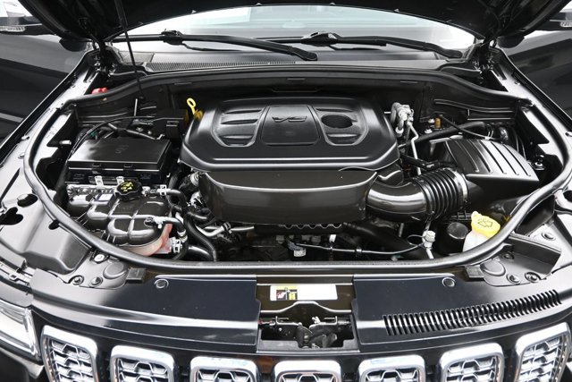 Used 2020 Jeep Grand Cherokee Overland AWD/4WD image 35