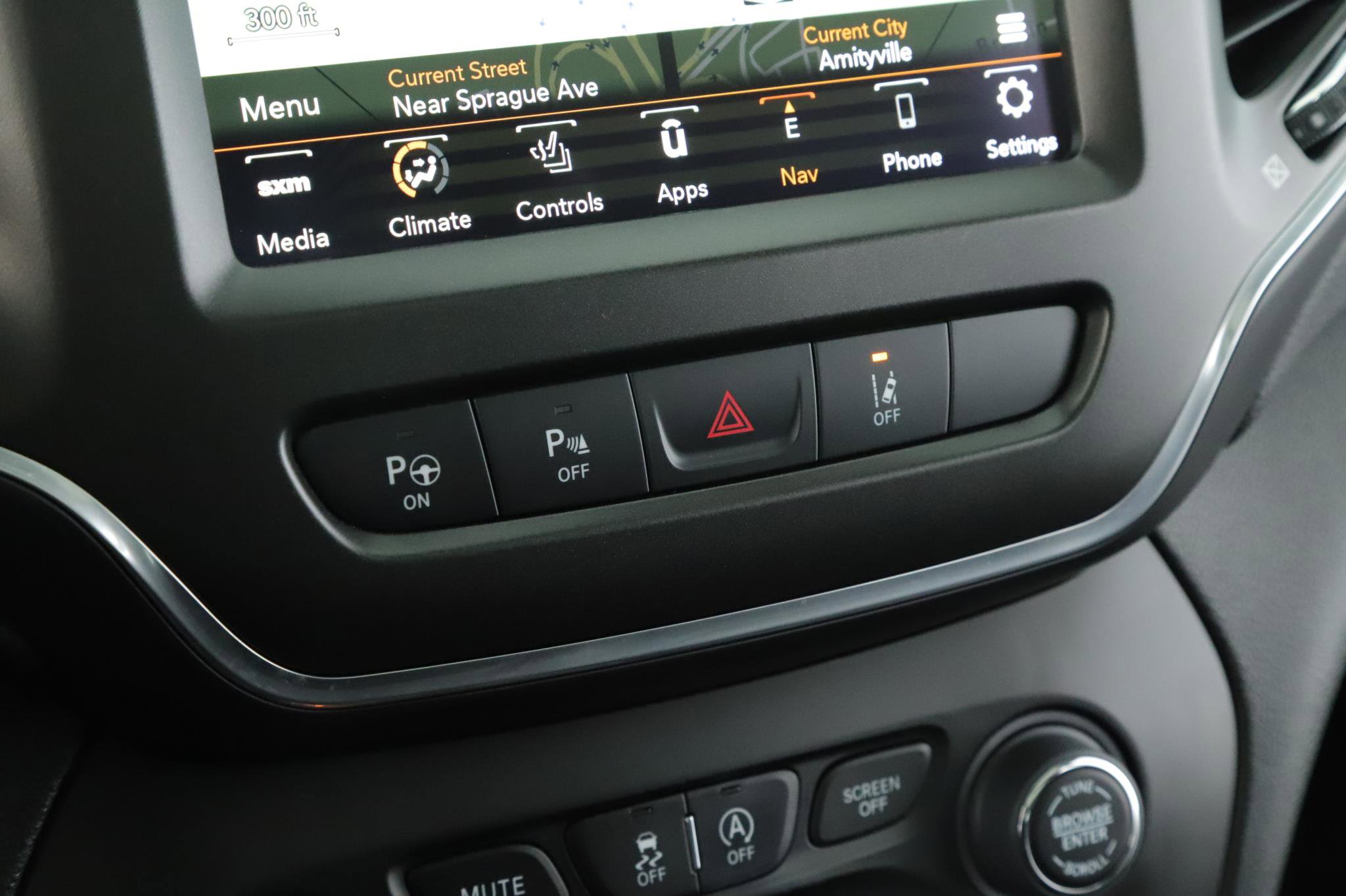 Used 2023 Jeep Cherokee Trailhawk w/ Sun & Sound Group image 15