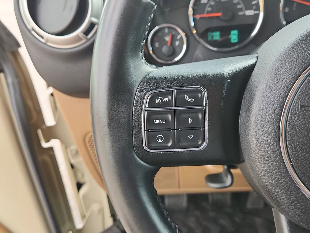 Used 2017 Jeep Wrangler Unlimited Sahara w/ Connectivity Group AWD/4WD image 23