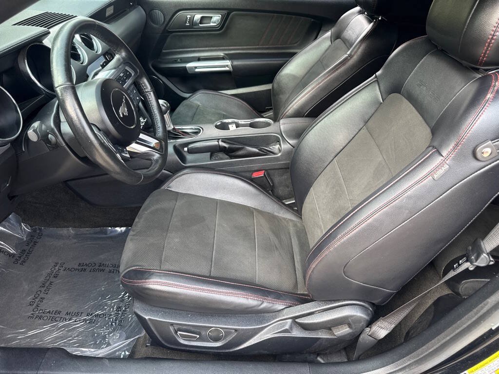 Used 2017 Ford Mustang GT Premium w/ Equipment Group 401A RWD image 12