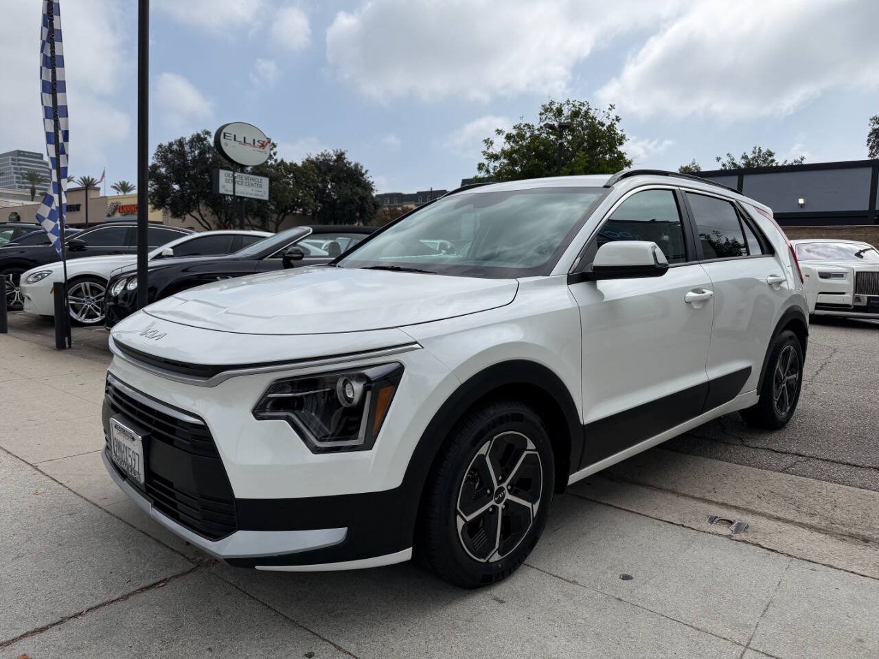 Used 2024 Kia Niro EX FWD image 6