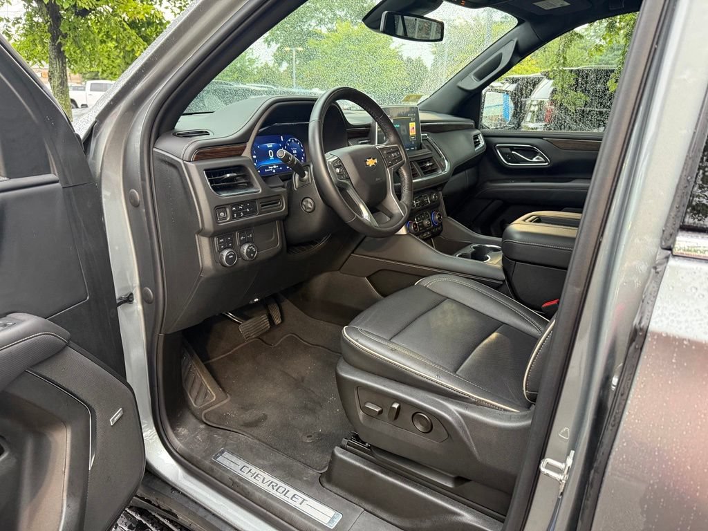 Used 2023 Chevrolet Tahoe Premier AWD/4WD image 15