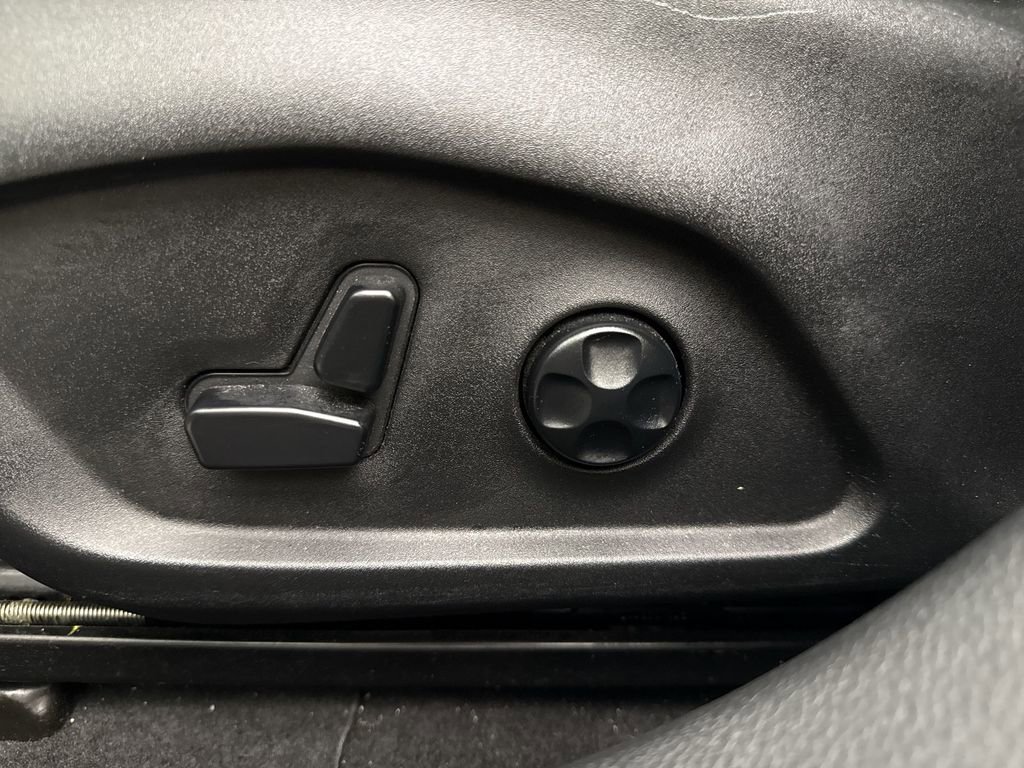 Used 2017 Jeep Compass Limited w/ Navigation Group AWD/4WD image 13