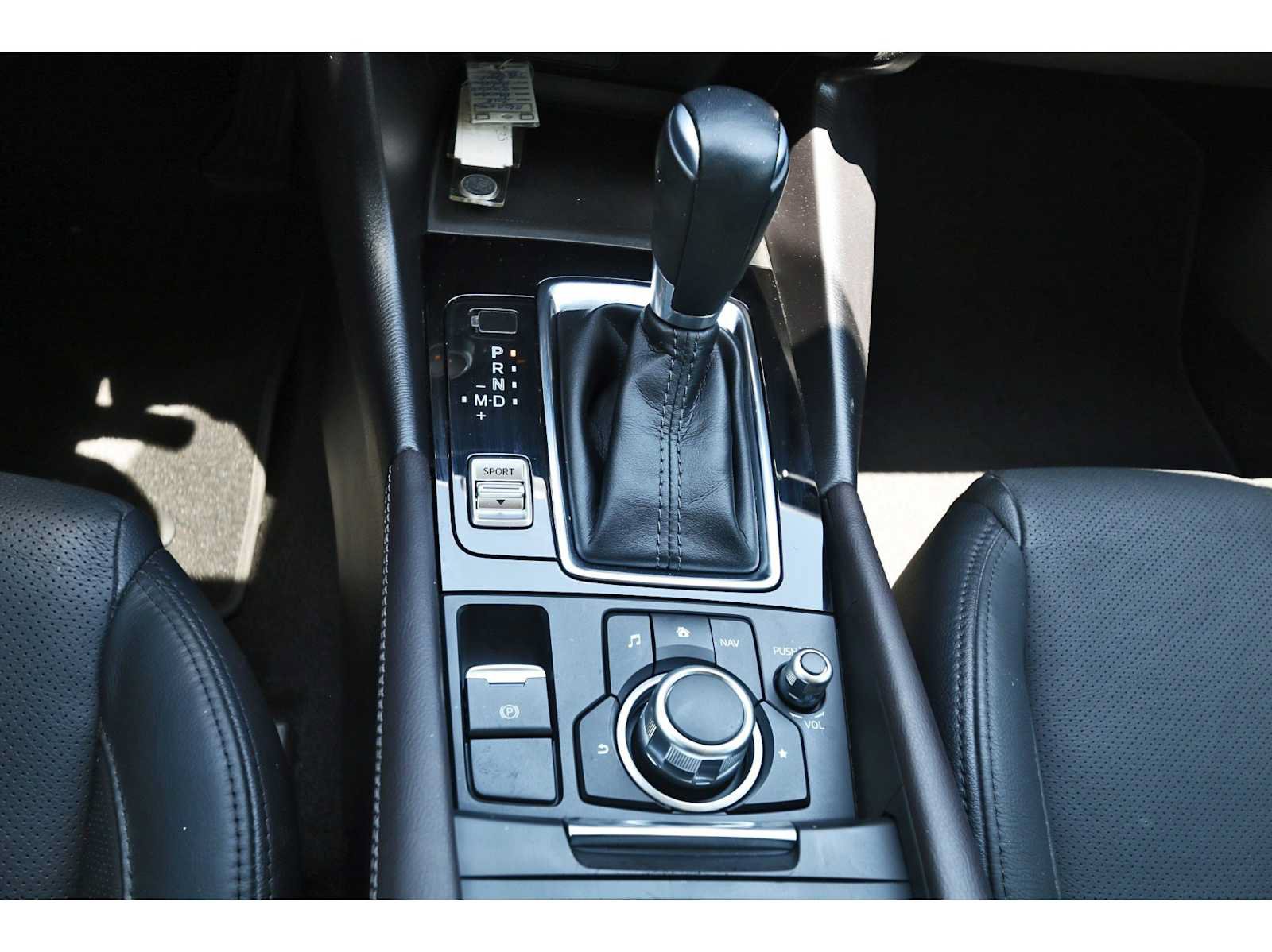 Used 2018 MAZDA MAZDA3 Grand Touring w/ Premium Equipment Package FWD image 25