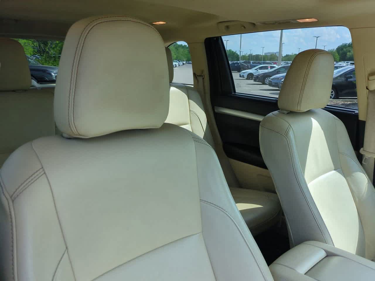 Certified 2016 Toyota Highlander XLE FWD image 7