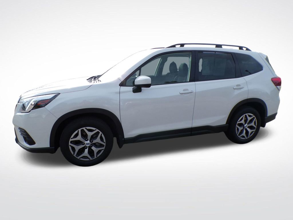 Used 2023 Subaru Forester Premium AWD/4WD image 3