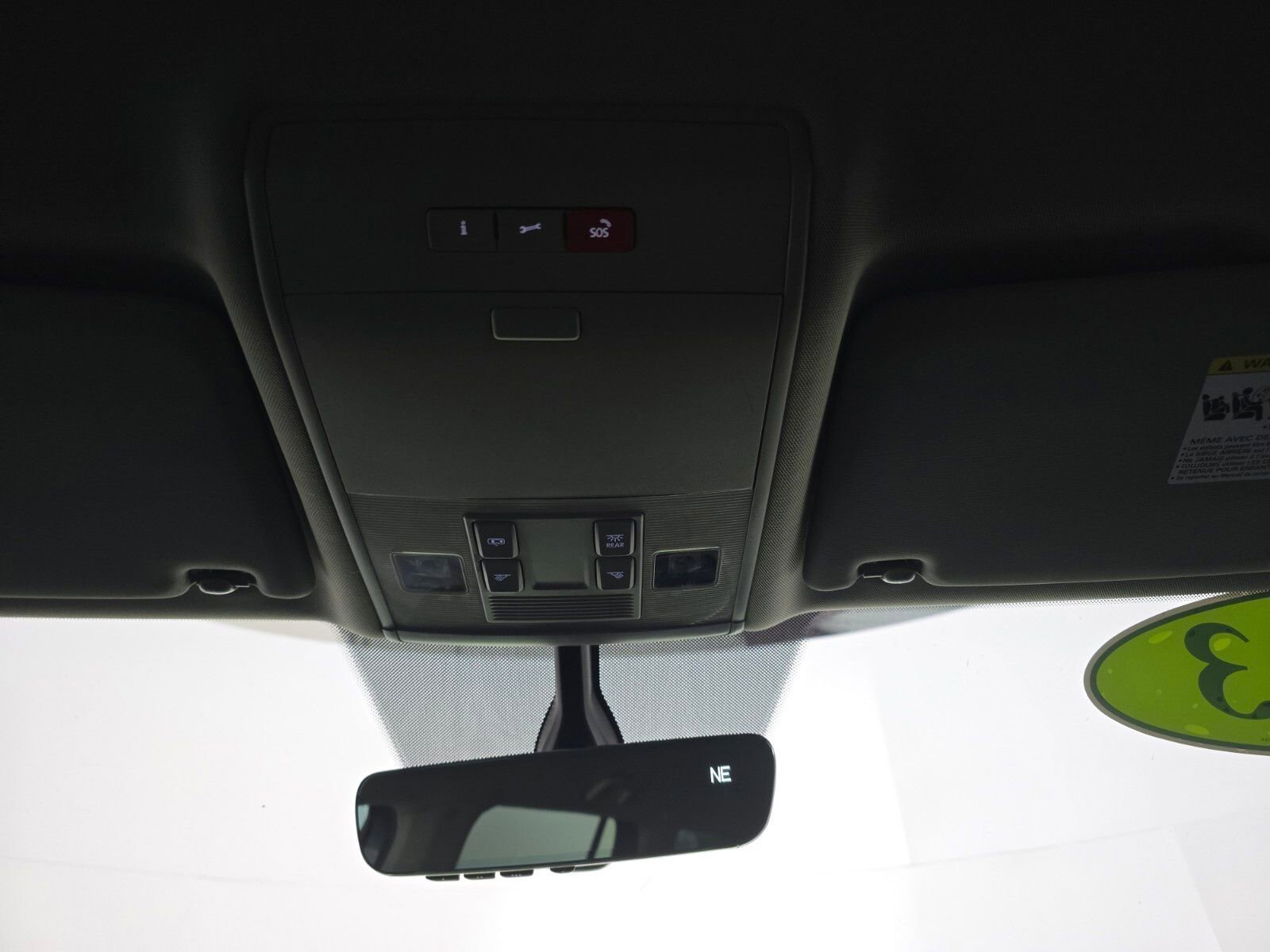 Used 2023 Volkswagen Atlas SE image 30