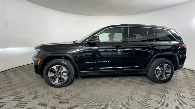 Used 2023 Jeep Grand Cherokee 4WD 4xe w/ Luxury Tech Group II image 12
