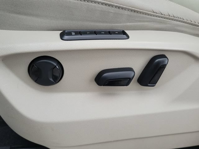 Used 2018 Volkswagen Atlas SEL FWD image 12