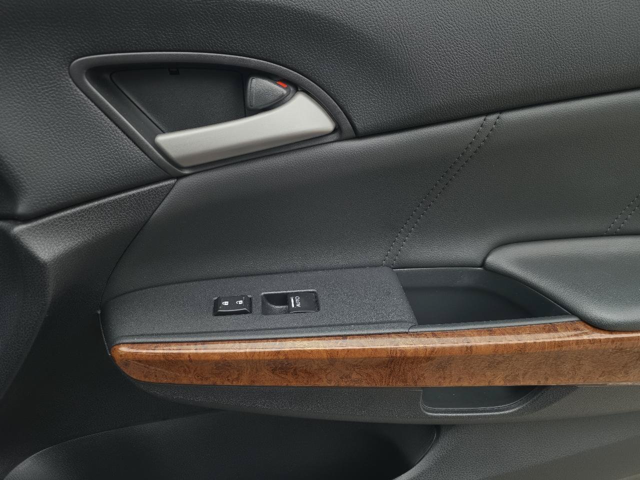 Used 2011 Honda Accord EX-L image 20