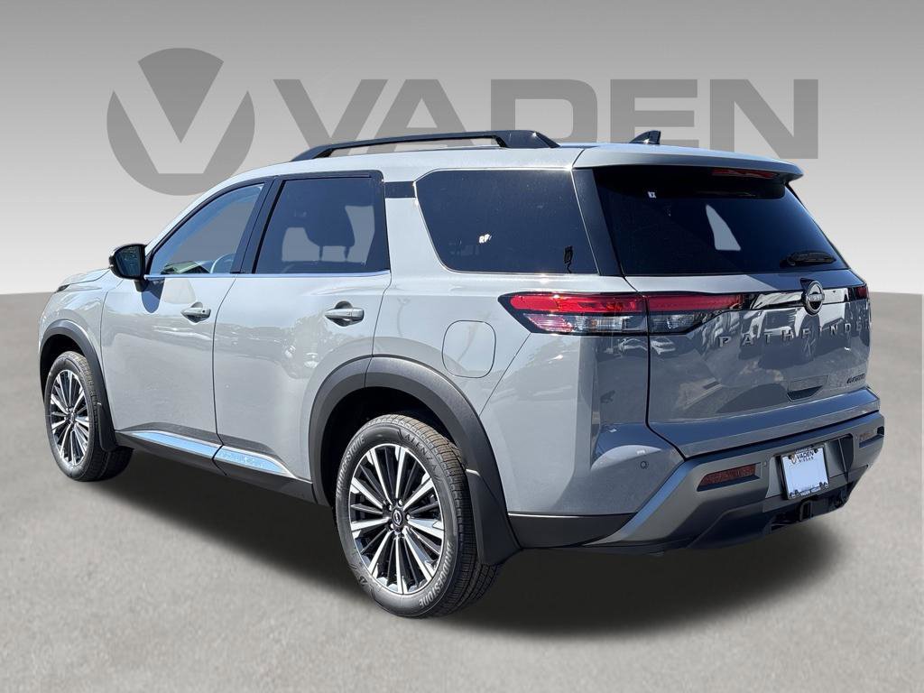 New 2026 Nissan Pathfinder Platinum FWD image 16