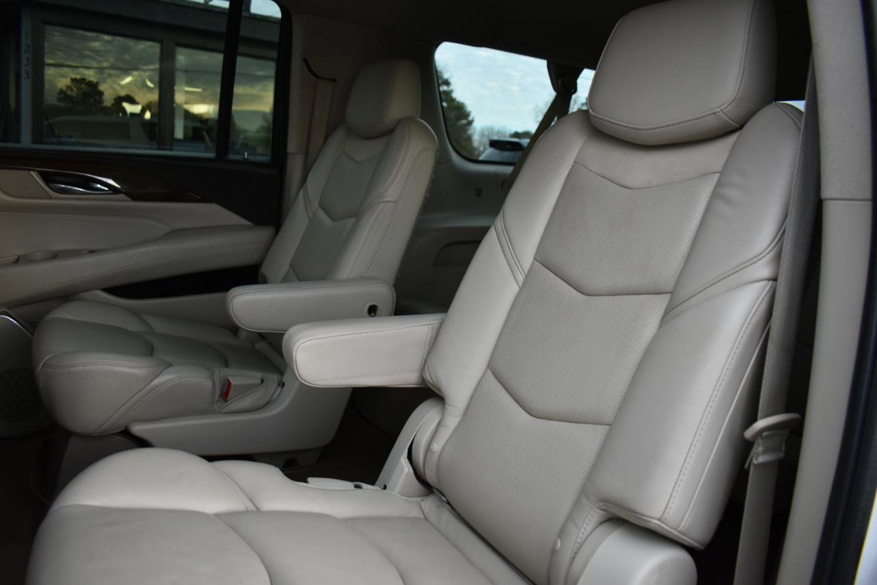Used 2020 Cadillac Escalade ESV Premium Luxury AWD/4WD image 27