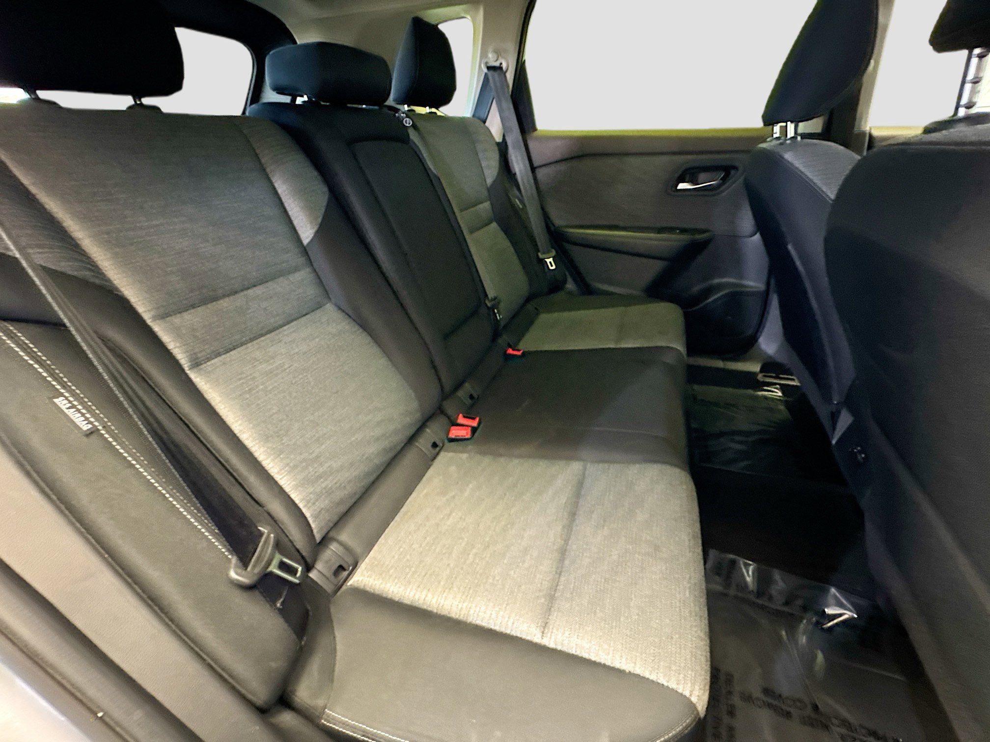 Used 2023 Nissan Rogue SV image 14