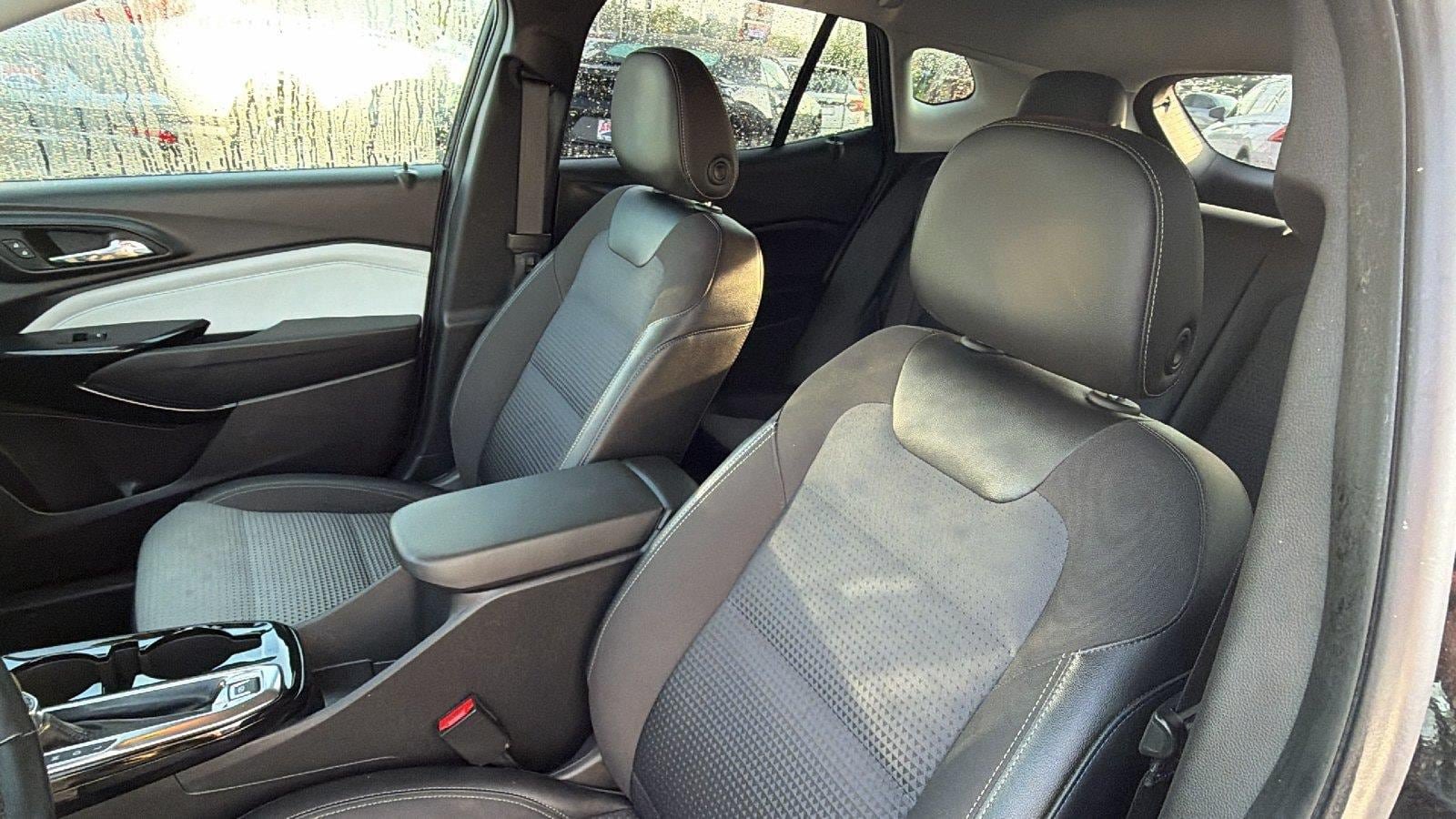Used 2024 Chevrolet Trax LT w/ Driver Confidence Package FWD image 4