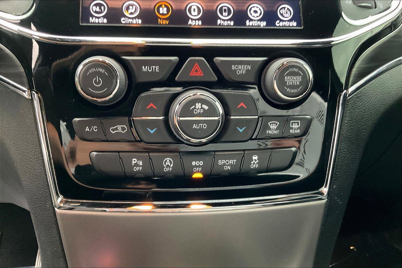 Used 2020 Jeep Grand Cherokee Limited image 31