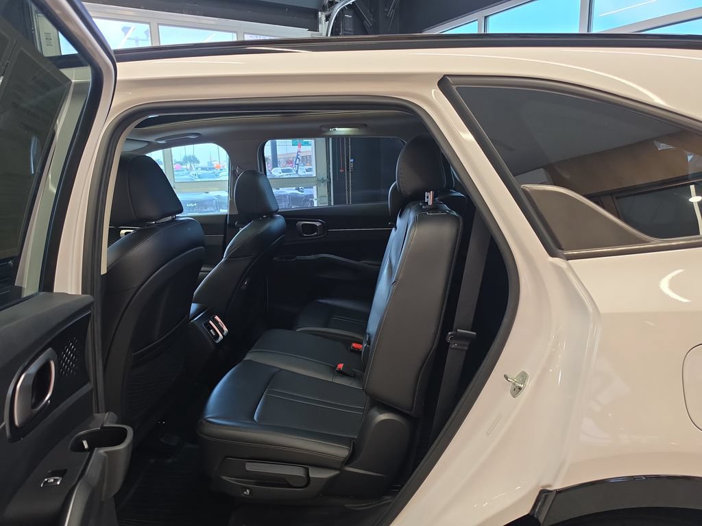 Certified 2023 Kia Sorento S w/ Panoramic Sunroof Package FWD image 36