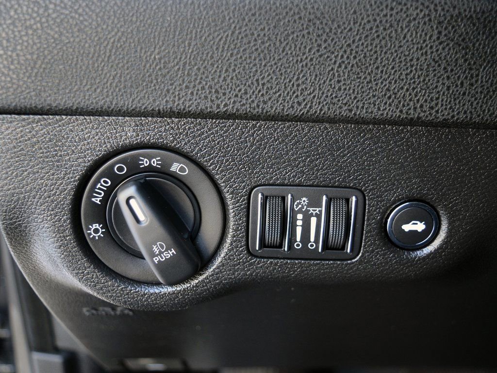 Used 2020 Dodge Charger SXT image 21