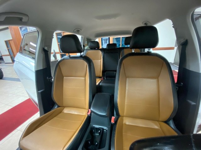 Used 2018 Volkswagen Tiguan SE image 18