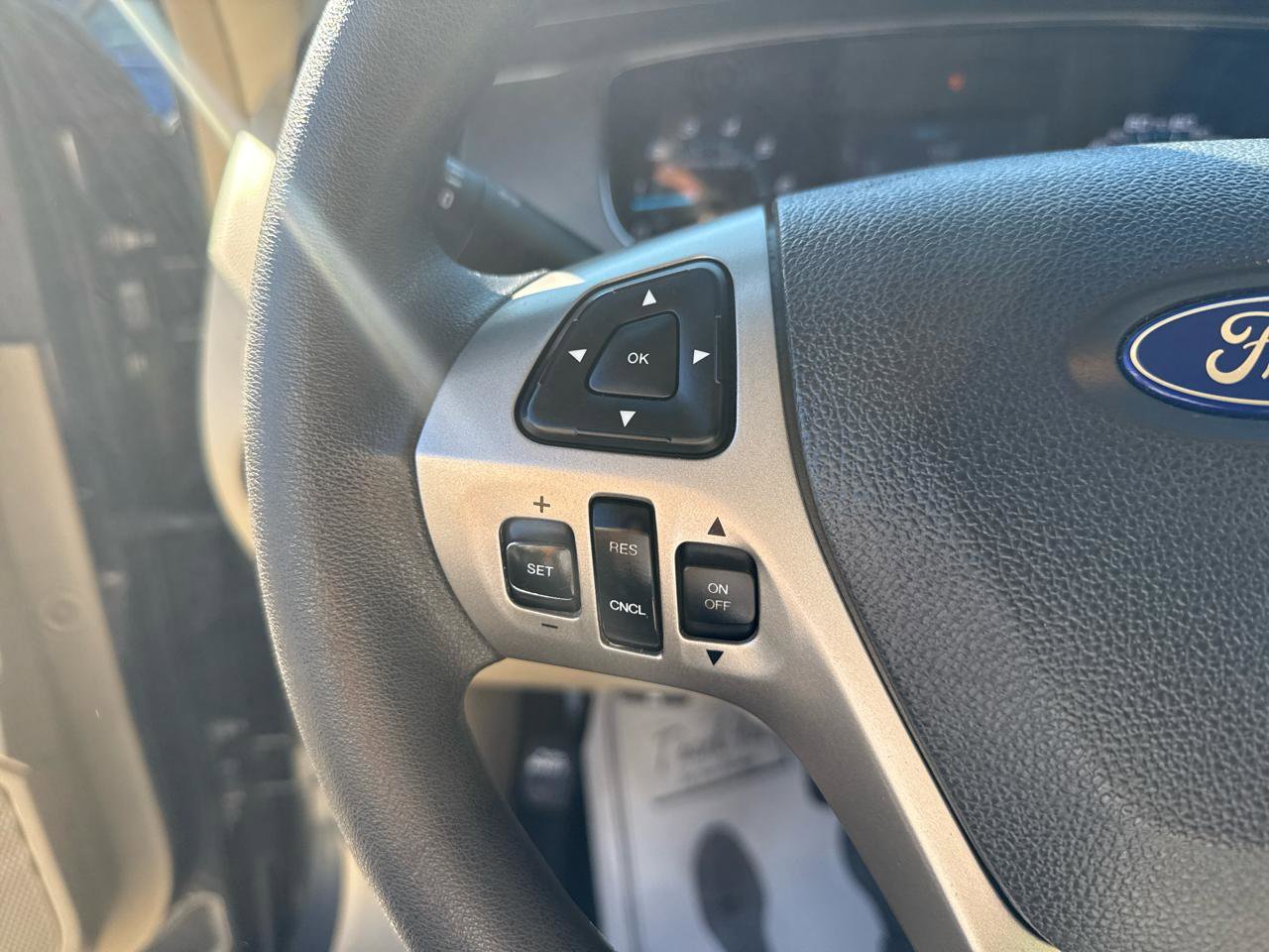 Used 2017 Ford Taurus SE FWD image 17