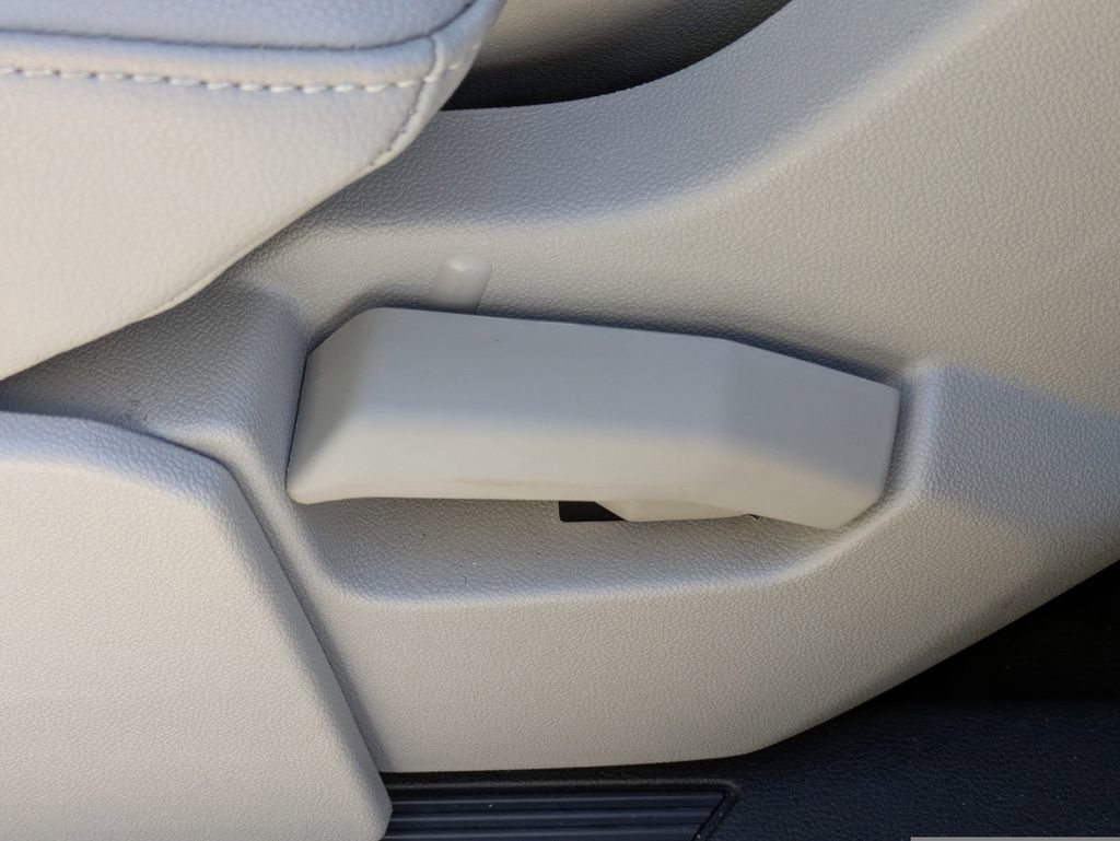 Used 2022 Volkswagen Atlas SE image 16