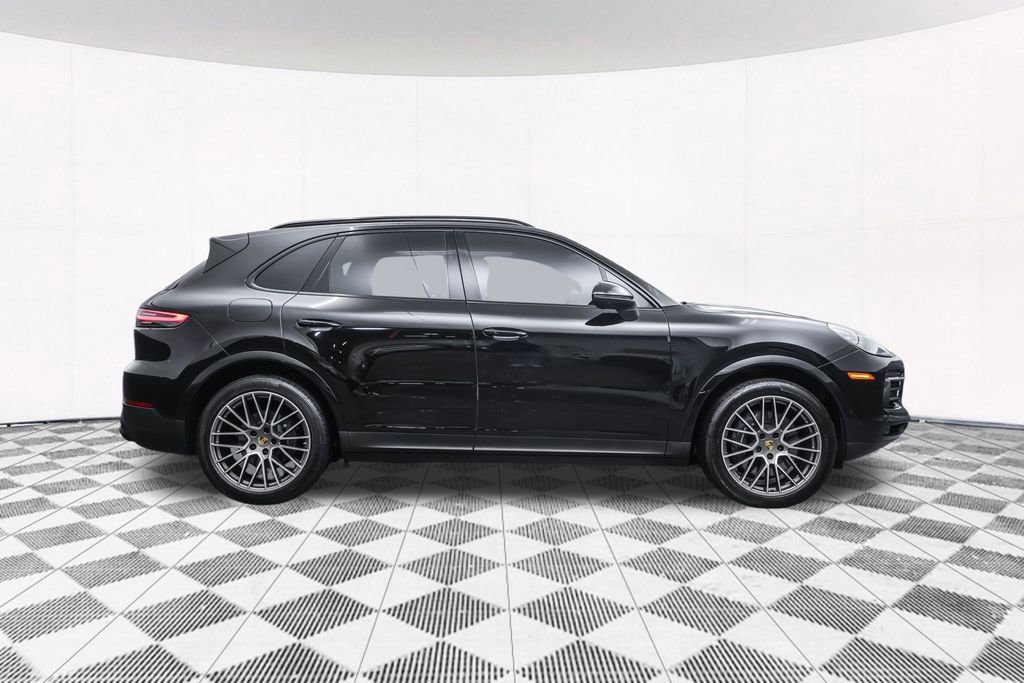 Used 2022 Porsche Cayenne Platinum Edition image 14