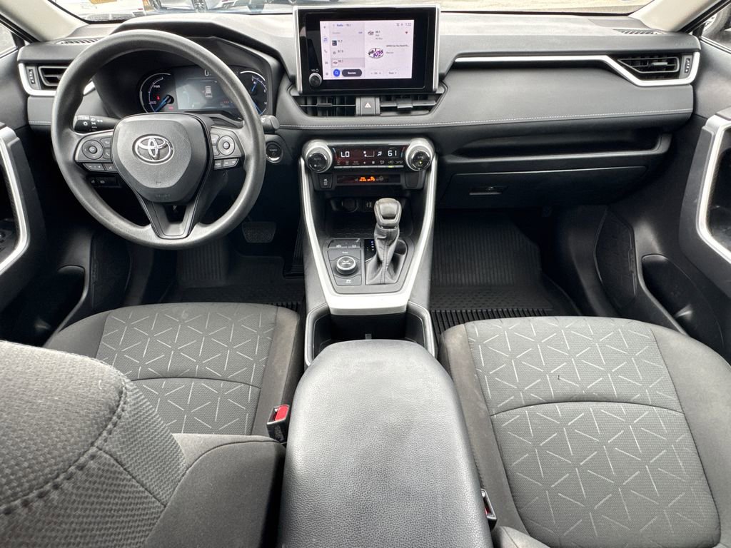 Used 2024 Toyota RAV4 XLE AWD/4WD image 22