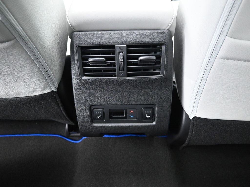 New 2025 Mitsubishi Outlander SEL image 13