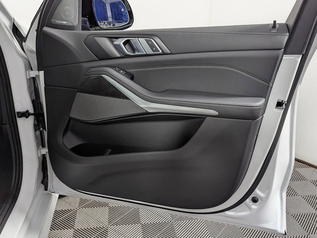 Used 2026 BMW X5 M60i image 32