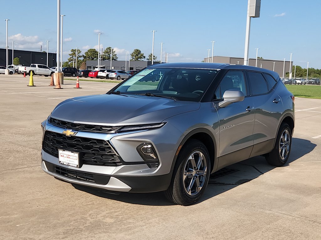 Used 2026 Chevrolet Blazer LT FWD image 9