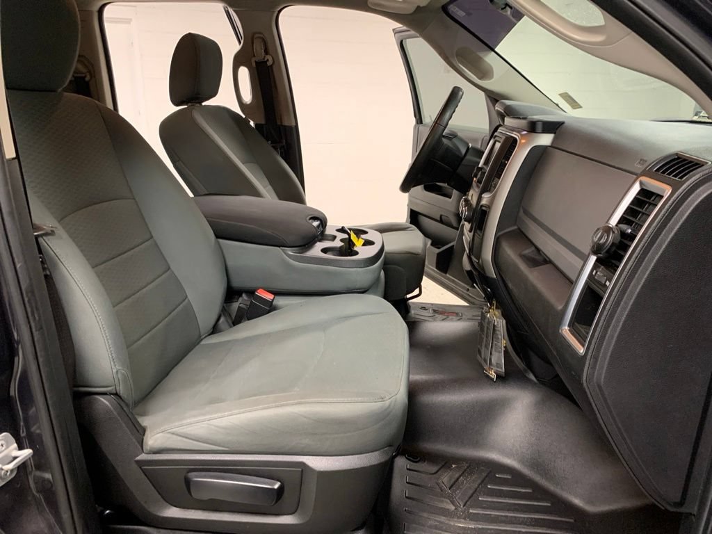 Used 2017 RAM 1500 Classic SLT RWD image 5