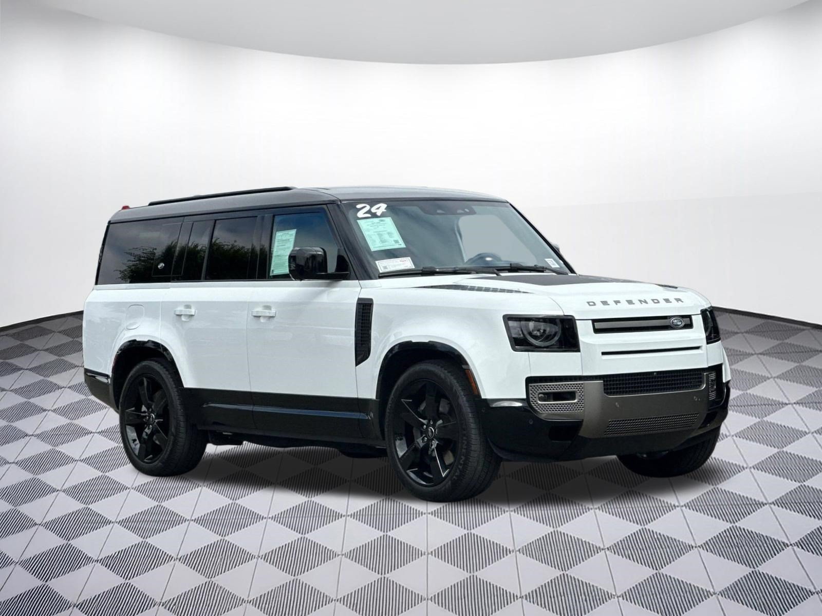 Certified 2024 Land Rover Defender 130 X-Dynamic SE AWD/4WD image 5