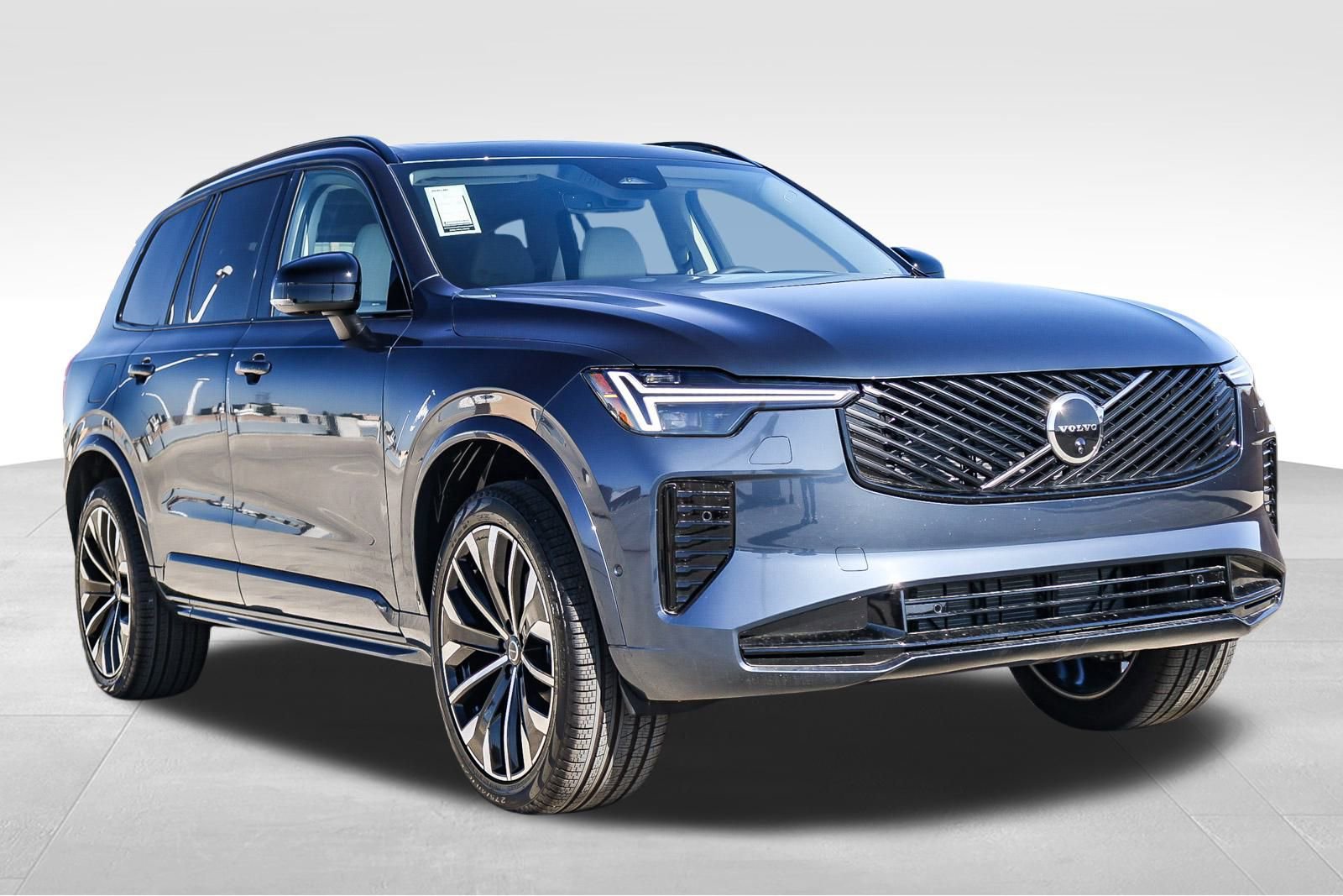 New 2026 Volvo XC90 B6 Ultra w/ Protection Package image 3