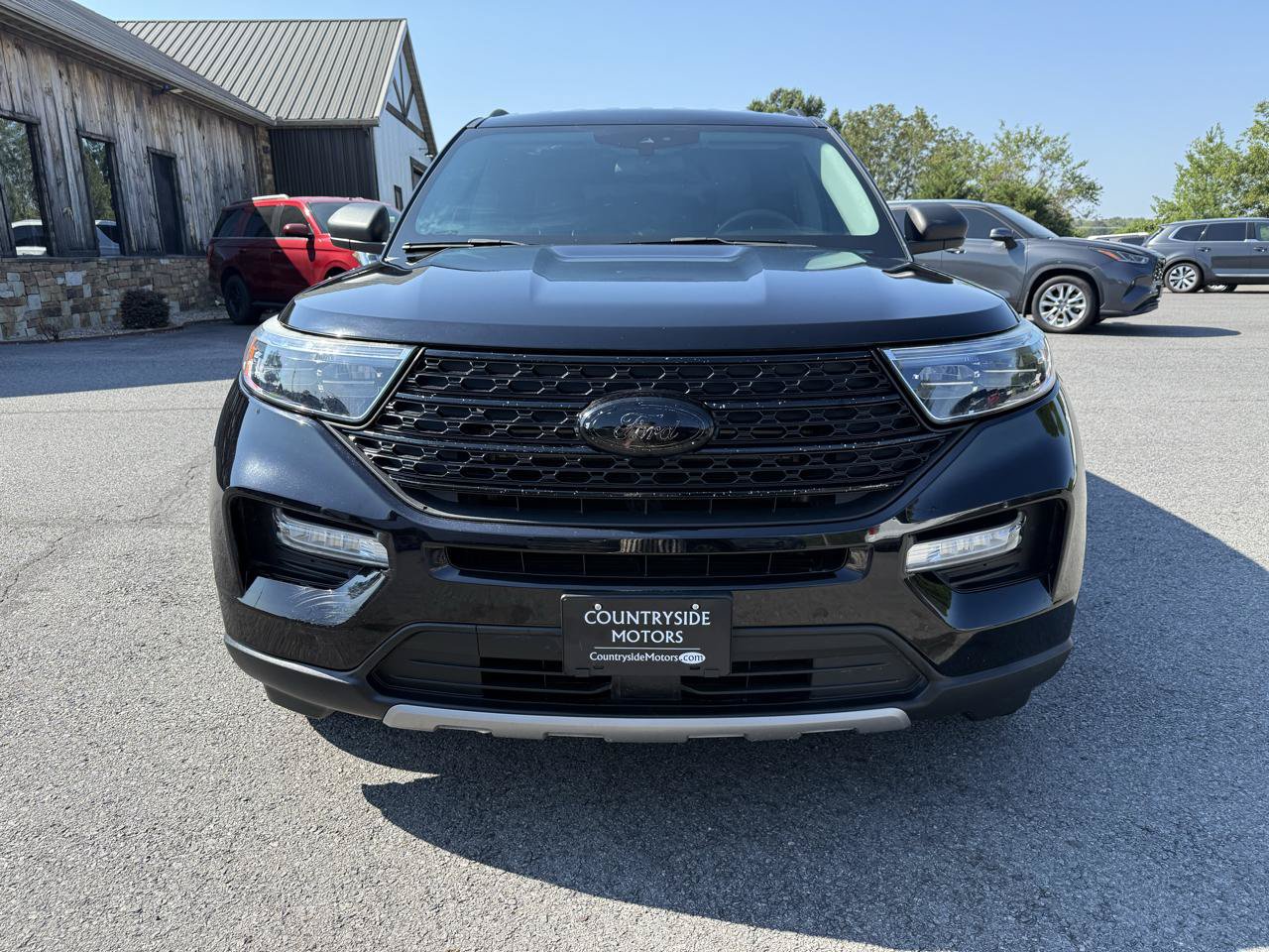Used 2021 Ford Explorer XLT w/ Equipment Group 202A RWD image 9