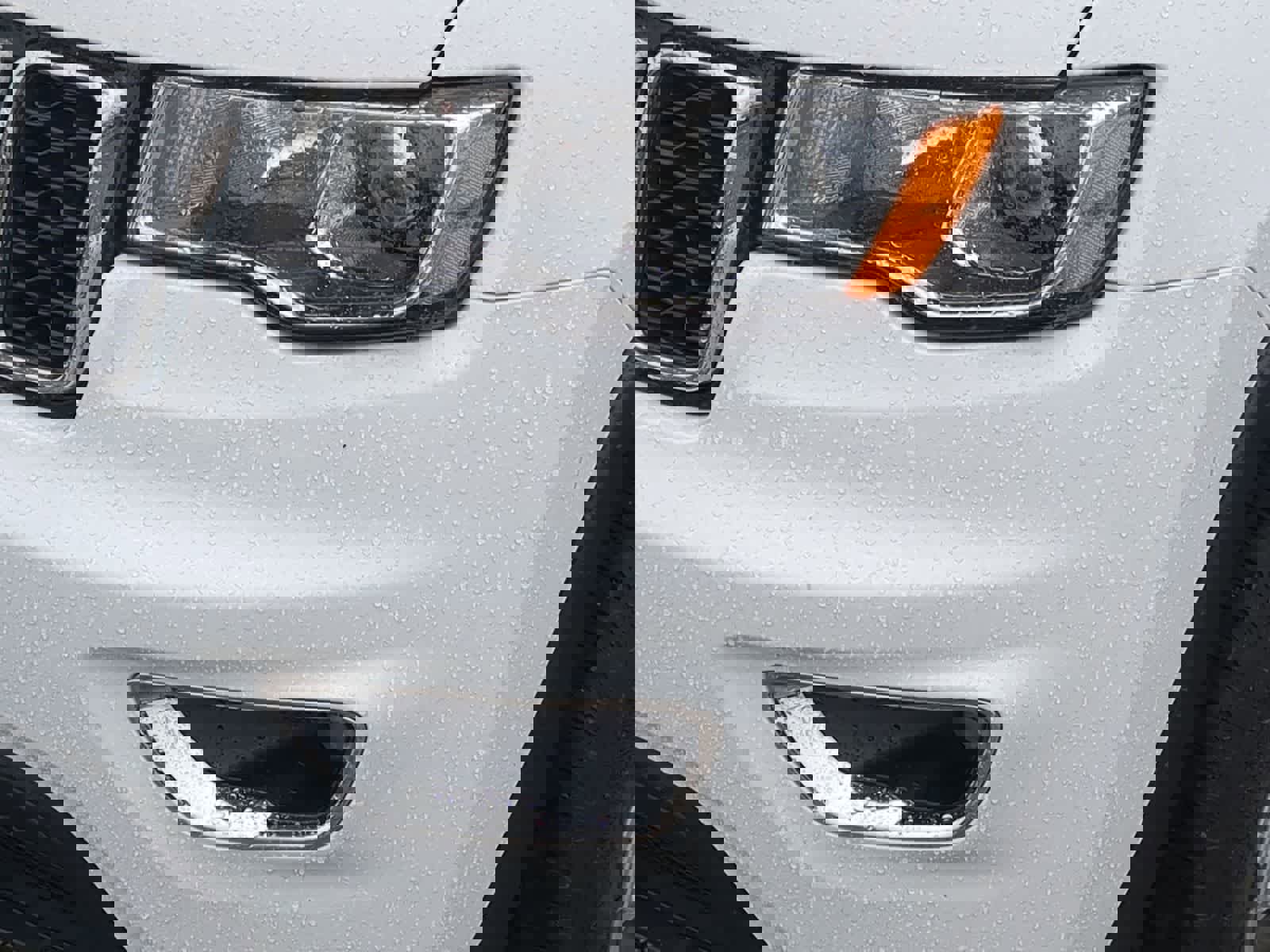 Certified 2019 Jeep Grand Cherokee Laredo AWD/4WD image 11