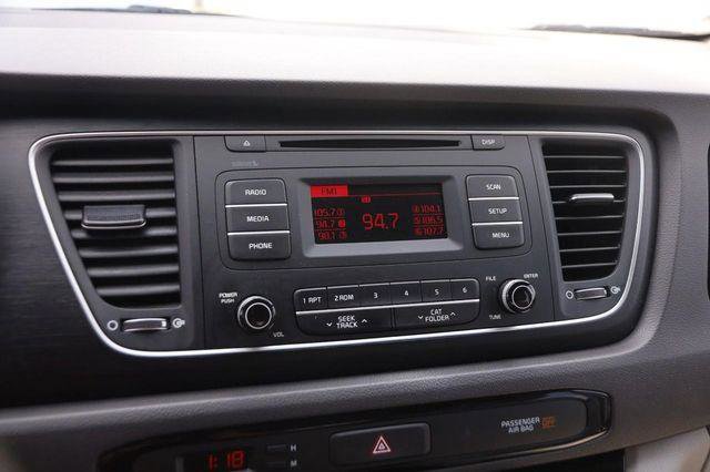 Used 2015 Kia Sedona L image 15