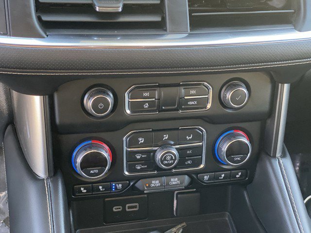 Used 2024 Chevrolet Suburban Premier image 17