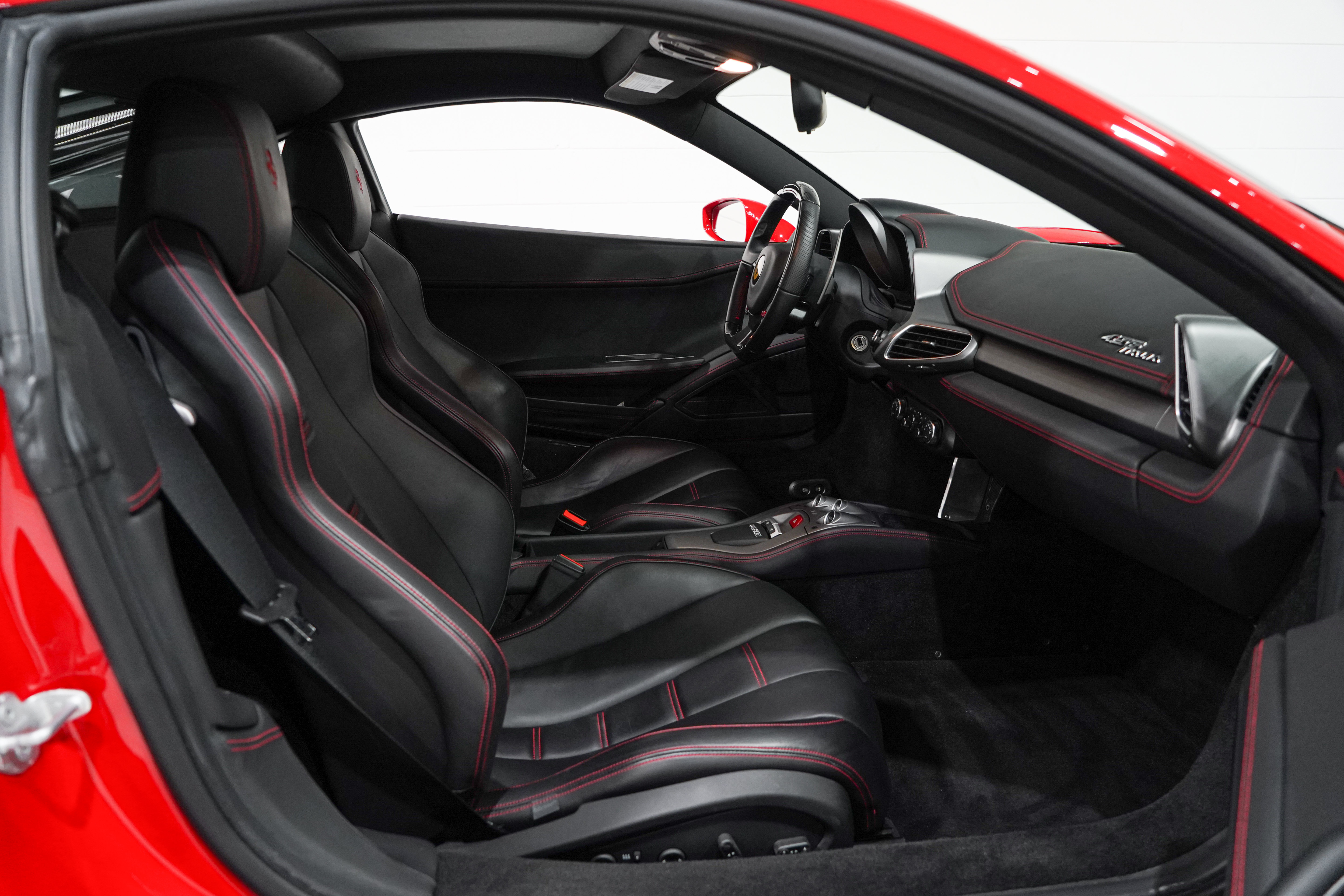 Used 2014 Ferrari 458 Italia Coupe RWD image 14
