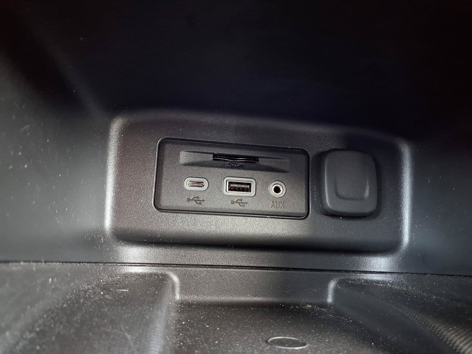 Used 2022 Chevrolet Equinox Premier FWD image 7
