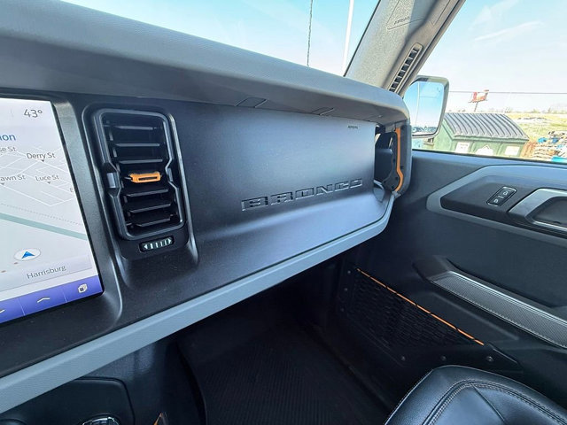 Used 2023 Ford Bronco Badlands image 40