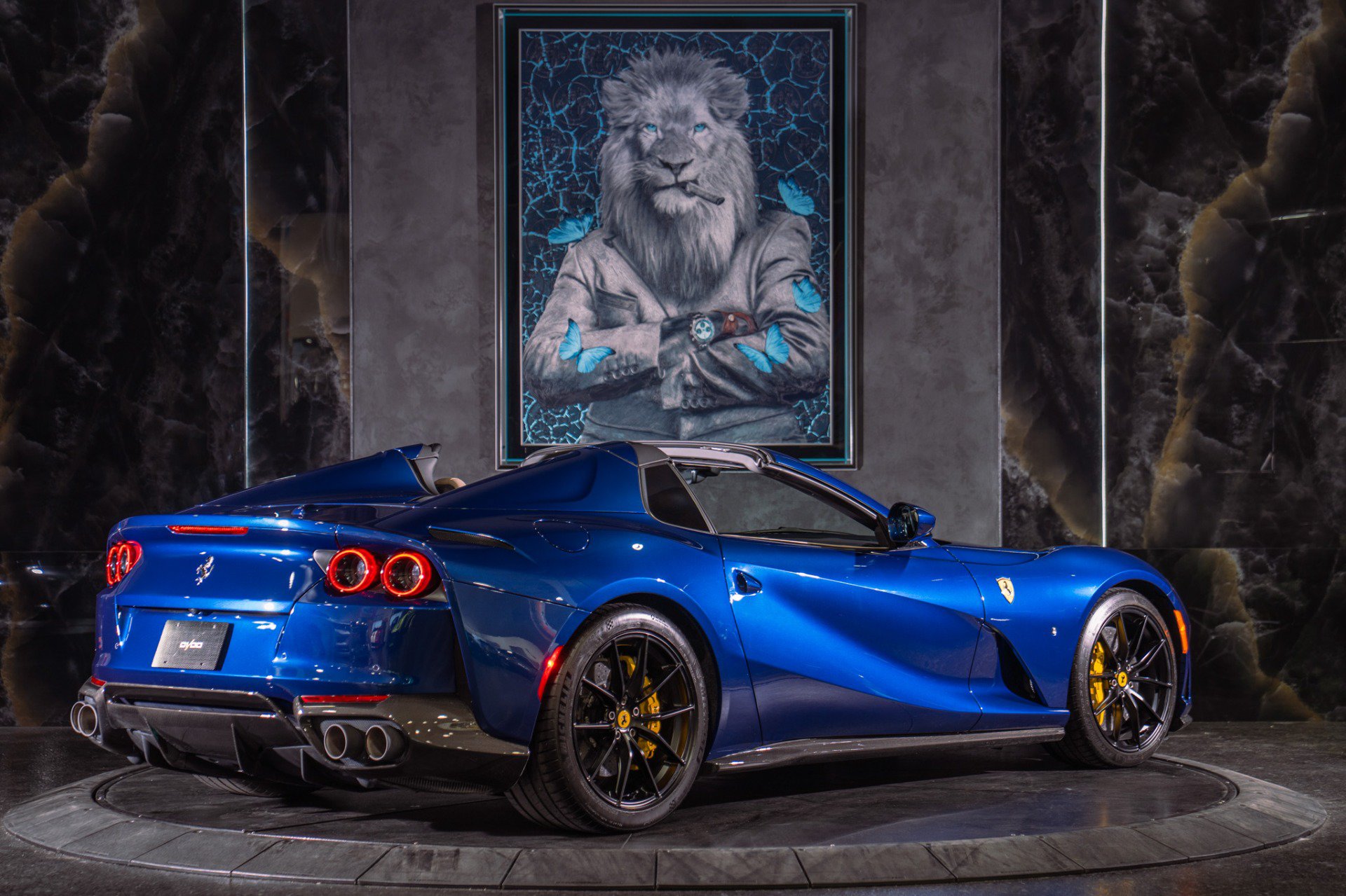 Used 2021 Ferrari 812 GTS RWD image 10